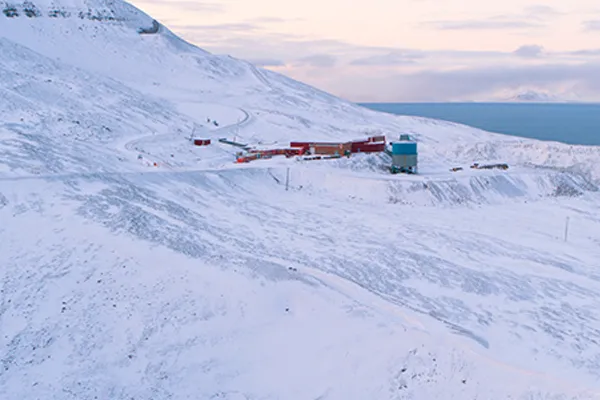 Paisaje nevado del archipiélago de Svalbard, donde está el archivo.